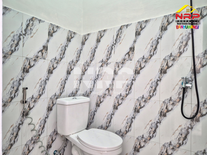 Jual rumah minimalis estetik dan nyaman di Giri, Banyuwangi  Jual rumah minimalis estetik dan nyaman di Giri, Banyuwangi  Mulai kehidupan baru dengan hunian estetik, nyaman, dan lokasi strategis.
Desain minimalis, lingkungan asri, harga bersahabat di Jl. Gajah Mada NRP BANYUWANGI