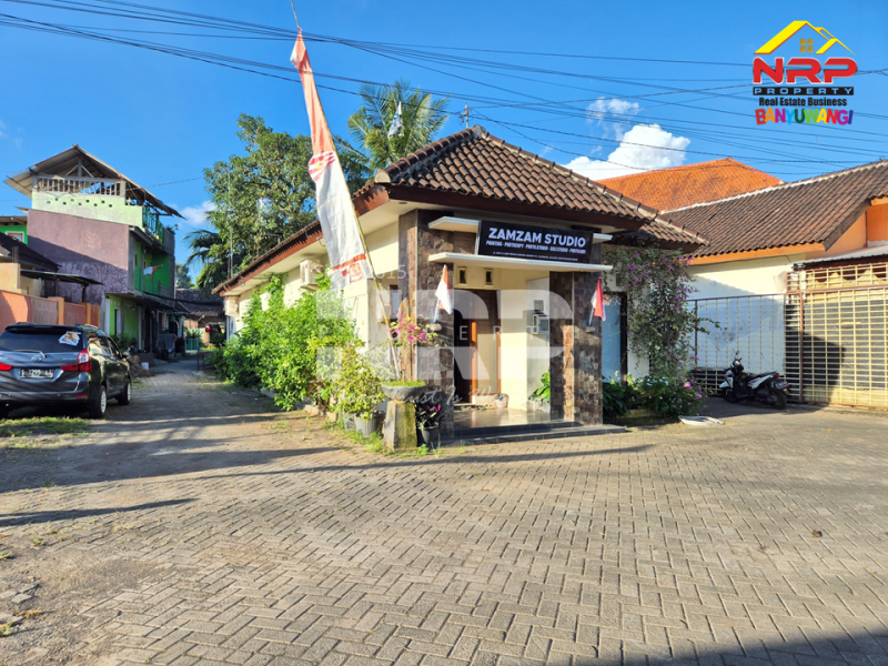 Jual rumah semi vila di Jln utama menuju kawah ijen banyuwangi perum. kusuma resort banyuwangi  Jual rumah semi vila di Jln utama menuju kawah ijen banyuwangi  Rasakan sensasi tinggal di vila, tapi tetap hangat seperti rumah
Perum Kusuma Resort menghadirkan hunian semi vila dengan suasana hijau, udara segar, dan NRP BANYUWANGI