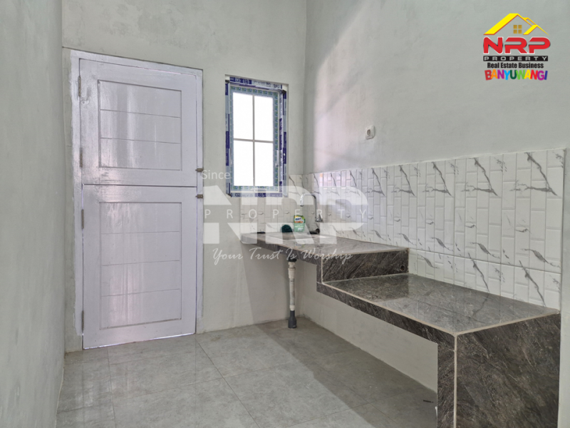 Mulai kehidupan baru dengan hunian estetik, nyaman, dan lokasi strategis. Dijual rumah estetik Murah Banyuwangi bisa KPR  Mulai kehidupan baru dengan hunian estetik, nyaman, dan lokasi strategis.
Desain minimalis, lingkungan asri, harga bersahabat di Jl. Gajah Mada NRP BANYUWANGI