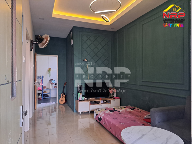 OPER KREDIT Rumah Minimalis Cantik Siap Huni di Dekat Stasiun Banyuwangi Kota.  Dijual rumah oper kredit 100 jutaan di Banyuwangi  OPER KREDIT Rumah Minimalis Cantik Siap Huni di Dekat Stasiun Banyuwangi Kota.&nbsp;
Lokasi sangat strategis dekat dengan Pusat Pendidikan Ternama NRP BANYUWANGI