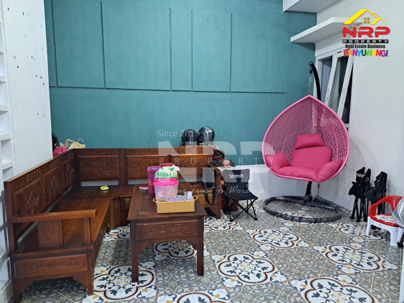 OPER KREDIT Rumah Minimalis Cantik Siap Huni di Dekat Stasiun Banyuwangi Kota.  Dijual rumah oper kredit 100 jutaan di Banyuwangi  OPER KREDIT Rumah Minimalis Cantik Siap Huni di Dekat Stasiun Banyuwangi Kota.&nbsp;
Lokasi sangat strategis dekat dengan Pusat Pendidikan Ternama NRP BANYUWANGI