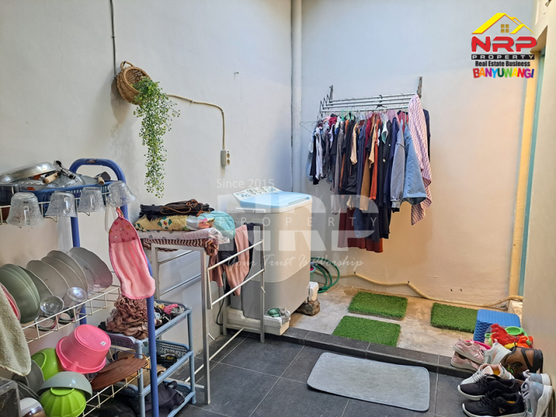 OPER KREDIT Rumah Minimalis Cantik Siap Huni di Dekat Stasiun Banyuwangi Kota.  Dijual rumah oper kredit 100 jutaan di Banyuwangi  OPER KREDIT Rumah Minimalis Cantik Siap Huni di Dekat Stasiun Banyuwangi Kota.&nbsp;
Lokasi sangat strategis dekat dengan Pusat Pendidikan Ternama NRP BANYUWANGI