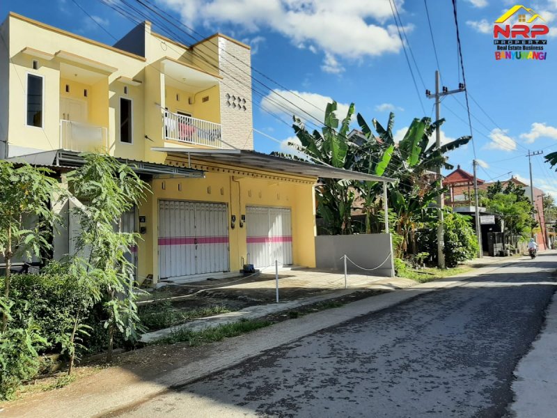 Dijual Ruko Murah 2 Lantai dekat SATPAS POLRESTA Banyuwangi Dijual Ruko Murah 2 Lantai dekat SATPAS POLRESTA Banyuwangi Dijual Ruko Murah 2 Lantai dekat SATPAS POLRESTA Banyuwangi. Lingkungan Padat Penduduk sangat cocok untuk ruang usaha maupun Kantor.
&nbsp;

Fasilitas : 2 NRP BANYUWANGI