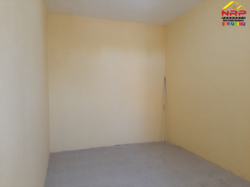 Dijual Ruko Murah 2 Lantai dekat SATPAS POLRESTA Banyuwangi Dijual Ruko Murah 2 Lantai dekat SATPAS POLRESTA Banyuwangi Dijual Ruko Murah 2 Lantai dekat SATPAS POLRESTA Banyuwangi. Lingkungan Padat Penduduk sangat cocok untuk ruang usaha maupun Kantor.
&nbsp;

Fasilitas : 2 NRP BANYUWANGI