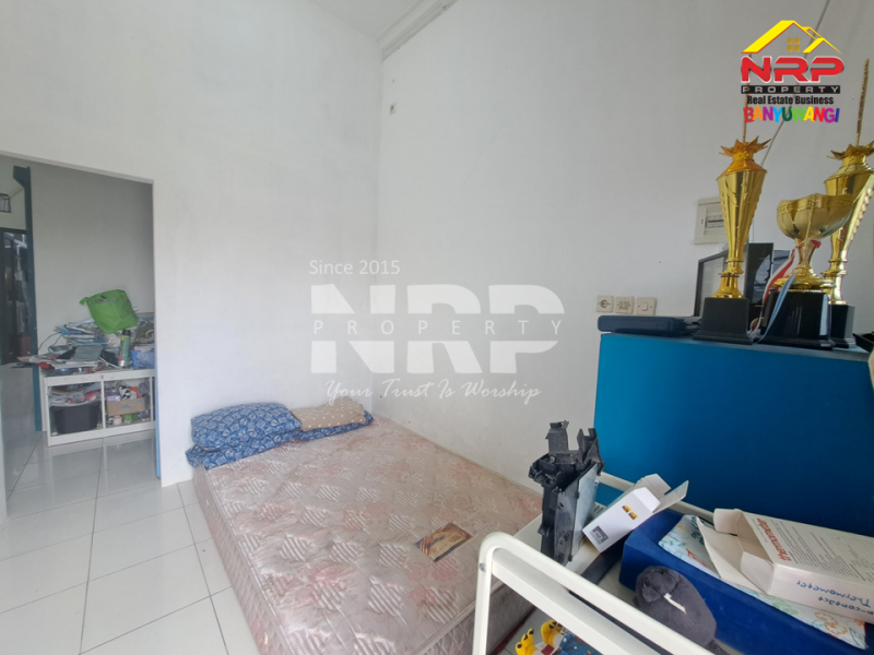 Ruko Murah dijual di Tamanbaru Banyuwangi  Ruko Murah dijual di Tamanbaru Banyuwangi  Cari lokasi usaha yang strategis & prestisius?
???? Ruko dijual di belakang Kantor Pemkab Banyuwangi
Dekat pusat pemerintahan, area berkembang, potensi NRP BANYUWANGI