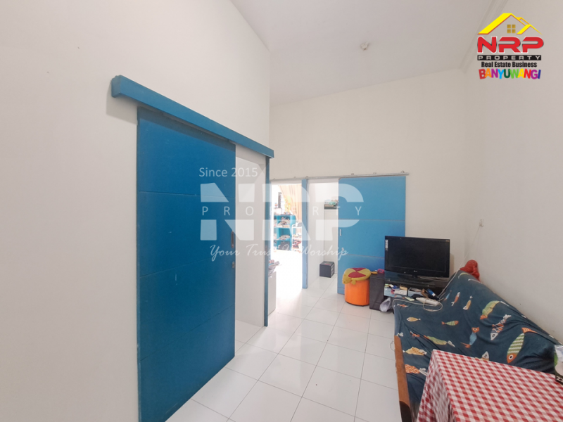 Ruko Murah dijual di Tamanbaru Banyuwangi  Ruko Murah dijual di Tamanbaru Banyuwangi  Cari lokasi usaha yang strategis & prestisius?
???? Ruko dijual di belakang Kantor Pemkab Banyuwangi
Dekat pusat pemerintahan, area berkembang, potensi NRP BANYUWANGI