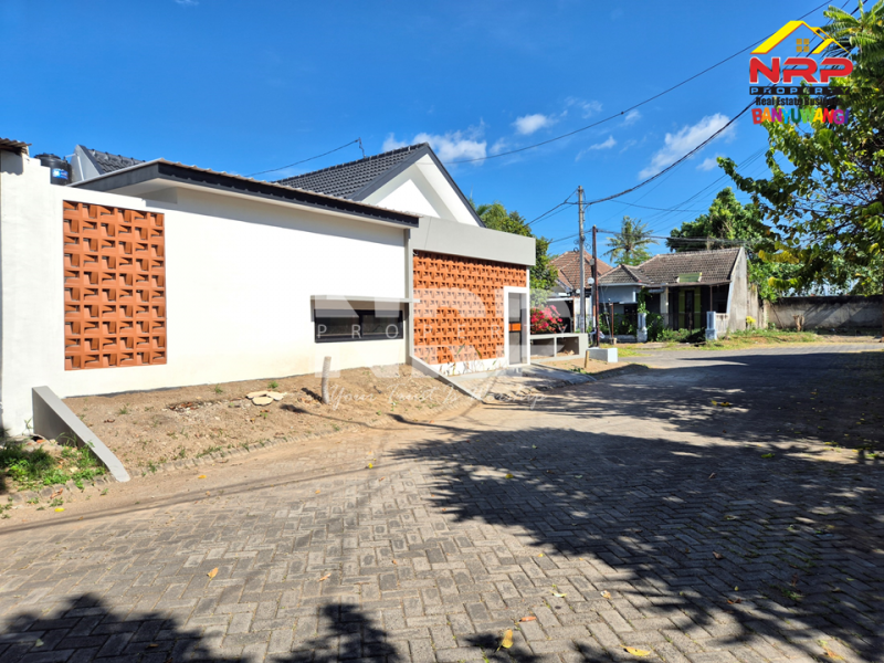 Rumah baru dengan desain minimalis modern di Mendut Regency-Banyuwangi ???? Rumah baru dengan desain minimalis modern di Mendut Regency-Banyuwangi ???? Rumah baru dengan desain minimalis modern di Mendut Regency-Banyuwangi ????
Estetik, kekinian, dan siap jadi tempat pulang paling nyaman untuk NRP BANYUWANGI