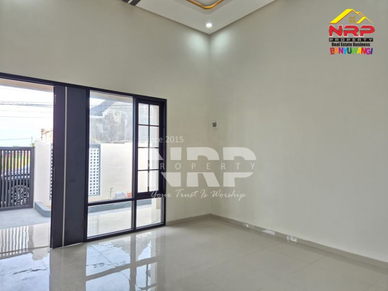Rumah Baru Modern di Sobo Banyuwangi Dijual rumah modern di Banyuwangi Kota  &nbsp;Rumah Baru Modern di Sobo Banyuwangi
Hunian fresh from the oven dengan konsep modern minimalis, finishing rapi, dan layout ruangan yang super NRP BANYUWANGI