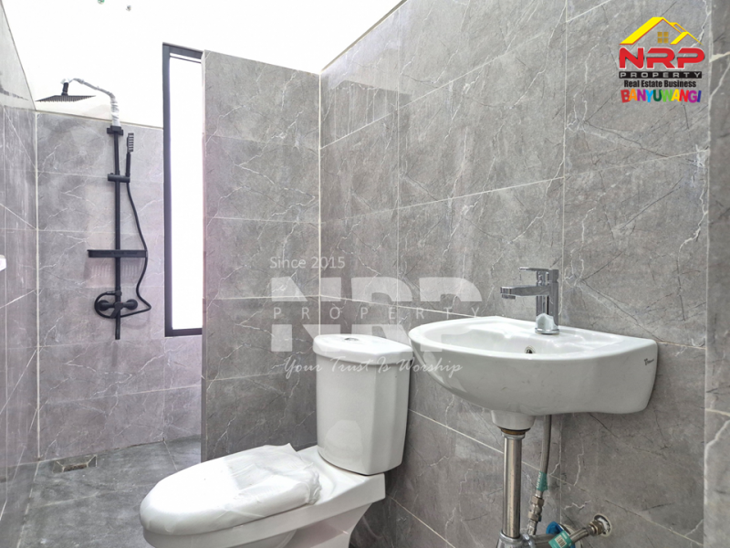 Rumah Baru Modern di Sobo Banyuwangi Dijual rumah modern di Banyuwangi Kota  &nbsp;Rumah Baru Modern di Sobo Banyuwangi
Hunian fresh from the oven dengan konsep modern minimalis, finishing rapi, dan layout ruangan yang super NRP BANYUWANGI