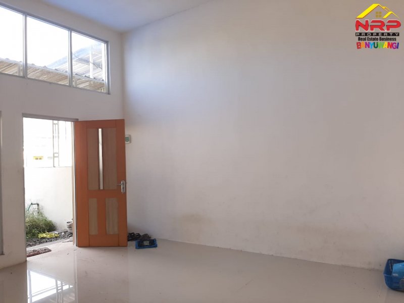 Dijual Rumah Baru Siap Huni Dekat Bandara Internasional Banyuwangi Dijual Rumah Baru Siap Huni Dekat Bandara Internasional Banyuwangi Dijual Rumah Baru Siap Huni Dekat Bandara Internasional Banyuwangi. Lokasi sangat strategis, Sejuk dan Asri. Sangat Cocok untuk Hunian

Fasilitas : Ruang NRP BANYUWANGI