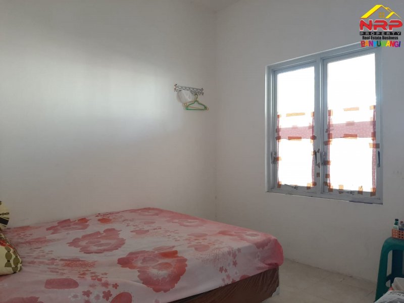 Dijual Rumah Baru Siap Huni Dekat Bandara Internasional Banyuwangi Dijual Rumah Baru Siap Huni Dekat Bandara Internasional Banyuwangi Dijual Rumah Baru Siap Huni Dekat Bandara Internasional Banyuwangi. Lokasi sangat strategis, Sejuk dan Asri. Sangat Cocok untuk Hunian

Fasilitas : Ruang NRP BANYUWANGI