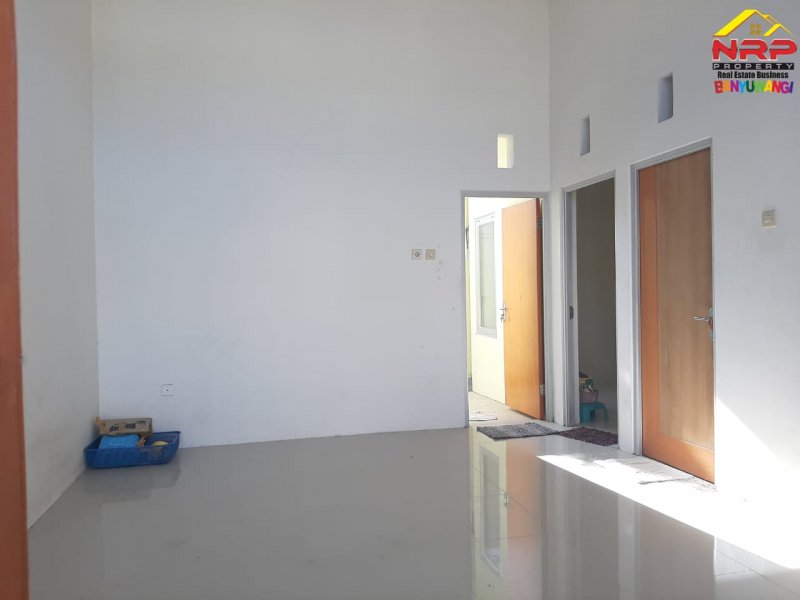 Dijual Rumah Baru Siap Huni Dekat Bandara Internasional Banyuwangi Dijual Rumah Baru Siap Huni Dekat Bandara Internasional Banyuwangi Dijual Rumah Baru Siap Huni Dekat Bandara Internasional Banyuwangi. Lokasi sangat strategis, Sejuk dan Asri. Sangat Cocok untuk Hunian

Fasilitas : Ruang NRP BANYUWANGI