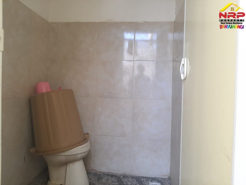 Dijual Rumah Baru Siap Huni Dekat Bandara Internasional Banyuwangi Dijual Rumah Baru Siap Huni Dekat Bandara Internasional Banyuwangi Dijual Rumah Baru Siap Huni Dekat Bandara Internasional Banyuwangi. Lokasi sangat strategis, Sejuk dan Asri. Sangat Cocok untuk Hunian

Fasilitas : Ruang NRP BANYUWANGI