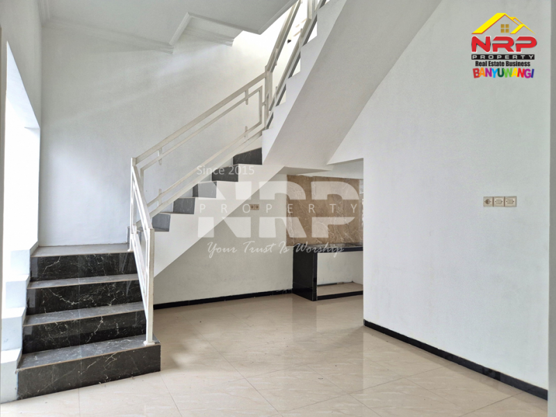 Rumah Cantik 2 lantai Dijual - Banyuwangi Kota  Rumah 2 lantai Dijual - Banyuwangi Kota  Rumah 2 lantai Dijual - Banyuwangi Kota&nbsp;
Kesempatan memiliki rumah 2 lantai di kawasan kota dengan akses mudah ke berbagai fasilitas penting
Yang satu NRP BANYUWANGI