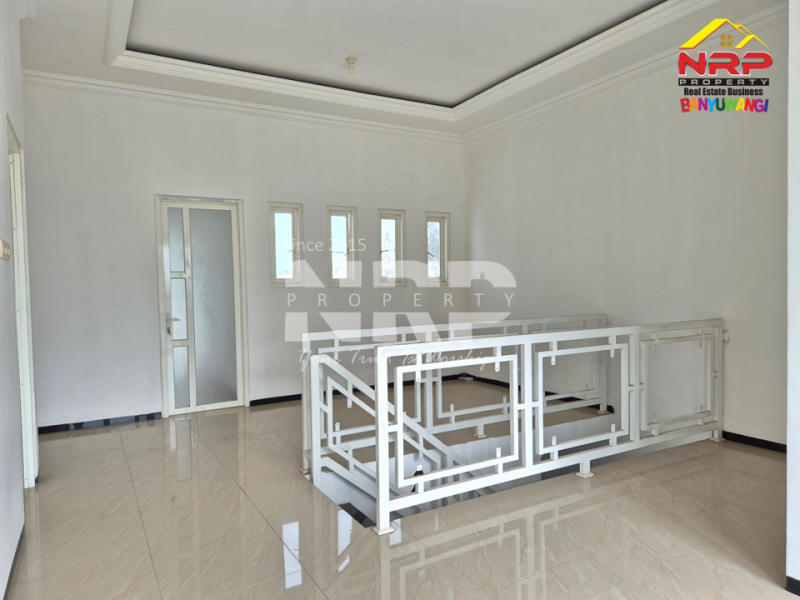 Rumah Cantik 2 lantai Dijual - Banyuwangi Kota  Rumah 2 lantai Dijual - Banyuwangi Kota  Rumah 2 lantai Dijual - Banyuwangi Kota&nbsp;
Kesempatan memiliki rumah 2 lantai di kawasan kota dengan akses mudah ke berbagai fasilitas penting
Yang satu NRP BANYUWANGI