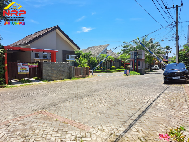 Dijual Rumah Murah Hook Exclusive di Perum Griya Dadapan Indah  Dijual Rumah Hook Exclusive di Perum Griya Dadapan Indah  Dijual Rumah Hook Exclusive di Perum Griya Dadapan Indah. Lokasi Sangat Strategis di Lingkungan yang Sedang Berkembang. Akses Jalan Provinsi Dadapan NRP BANYUWANGI