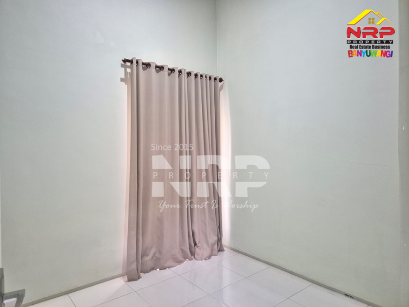 RUMAH DIJUAL DI PERUMAHAN EXCLUSIVE SEMPU PERBATASAN GENTENG - BANYUWANGI  Jual rumah 200 jutaan di sempu perbatasan genteng banyuwangi  RUMAH DIJUAL DI PERUMAHAN EXCLUSIVE SEMPU PERBATASAN GENTENG - BANYUWANGI&nbsp;
Perumahan komersil onet get system. Suasana tenang, Right of waynya sangat NRP BANYUWANGI