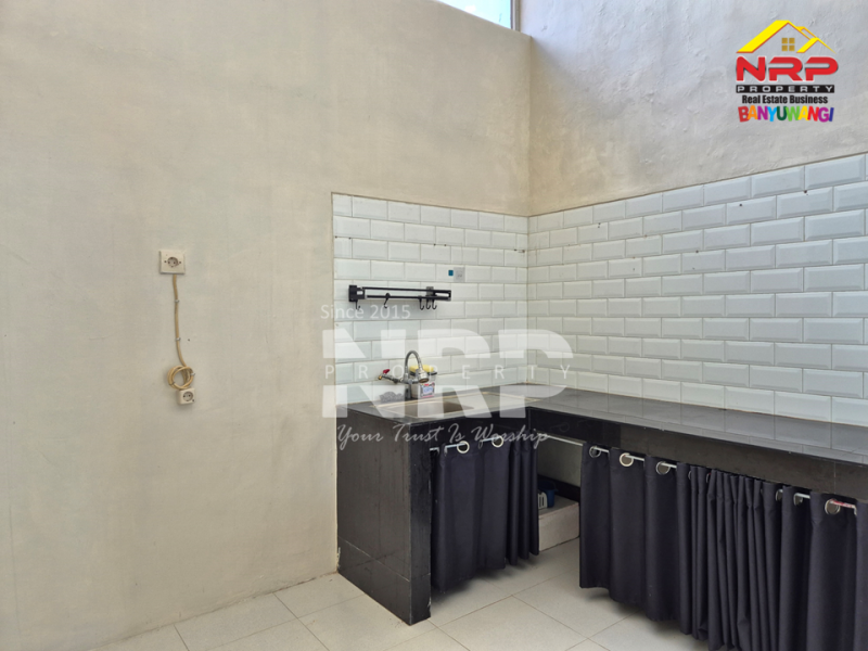 RUMAH DIJUAL DI PERUMAHAN EXCLUSIVE SEMPU PERBATASAN GENTENG - BANYUWANGI  Jual rumah 200 jutaan di sempu perbatasan genteng banyuwangi  RUMAH DIJUAL DI PERUMAHAN EXCLUSIVE SEMPU PERBATASAN GENTENG - BANYUWANGI&nbsp;
Perumahan komersil onet get system. Suasana tenang, Right of waynya sangat NRP BANYUWANGI