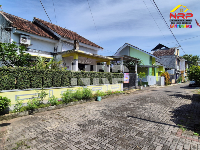 RUMAH HOOK DIJUAL SIAP HUNI DI ROGOJAMPI – BANYUWANGI RUMAH HOOK DIJUAL SIAP HUNI DI ROGOJAMPI – BANYUWANGI RUMAH HOOK DIJUAL SIAP HUNI DI ROGOJAMPI &ndash; BANYUWANGI
Lokasi strategis, posisi sudut dengan nilai lebih.
Lingkungan sudah hidup, aman & nyaman. NRP BANYUWANGI