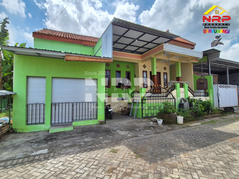 Rumah impian Bakungan, Banyuwangi Lokasi strategis dekat Stasiun Banyuwangi Kota  Dijual rumah  Dekat Stasiun Banyuwangi Kota  Rumah impian Bakungan, Banyuwangi Lokasi strategis dekat Stasiun Banyuwangi Kota&nbsp;
lingkungan asri dan akses mudah ke pusat kota. Siap huni.
Cocok untuk NRP BANYUWANGI