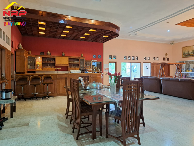 Dijual Rumah Megah Full Prabot di Jl. Mawar, Giri Dijual Rumah Megah Full Prabot di Jl. Mawar, Giri Banyuwangi  Dijual Rumah Megah Full Prabot di Jl. Mawar, Giri - Banyuwangi. Hunian Exclusive dekat dengan Fasilitas Pusat Pendidikan Favourite di Kota NRP BANYUWANGI
