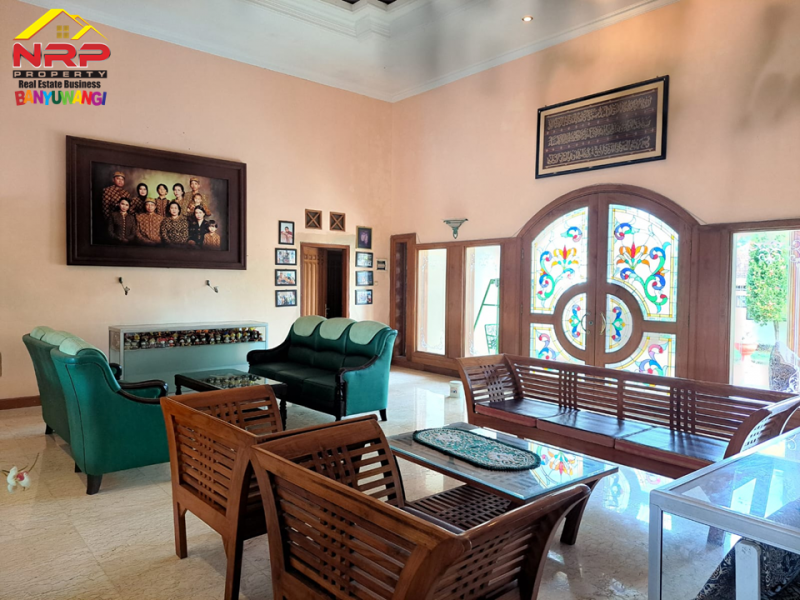 Dijual Rumah Megah Full Prabot di Jl. Mawar, Giri Dijual Rumah Megah Full Prabot di Jl. Mawar, Giri Banyuwangi  Dijual Rumah Megah Full Prabot di Jl. Mawar, Giri - Banyuwangi. Hunian Exclusive dekat dengan Fasilitas Pusat Pendidikan Favourite di Kota NRP BANYUWANGI