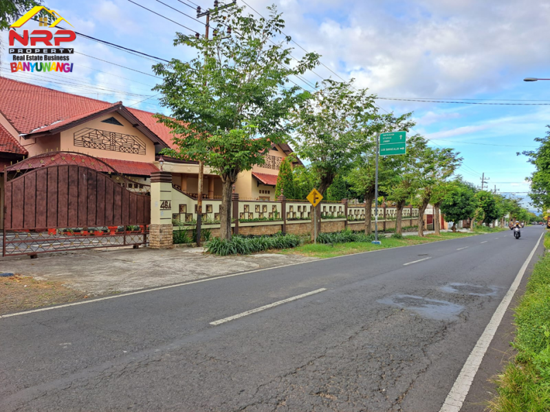 Dijual Rumah Megah Full Prabot di Jl. Mawar, Giri Dijual Rumah Megah Full Prabot di Jl. Mawar, Giri Banyuwangi  Dijual Rumah Megah Full Prabot di Jl. Mawar, Giri - Banyuwangi. Hunian Exclusive dekat dengan Fasilitas Pusat Pendidikan Favourite di Kota NRP BANYUWANGI