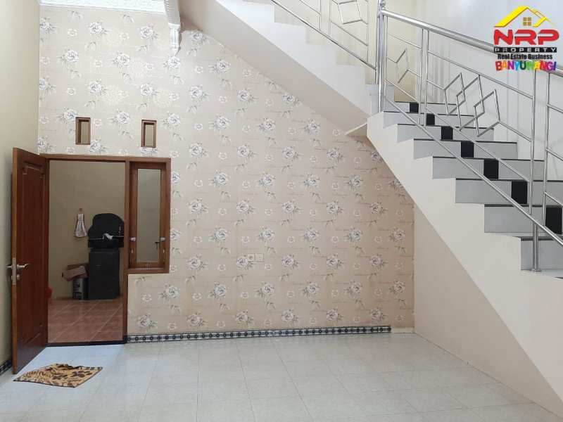 Dijual Rumah Cantik 2 Lantai di Perum. Bunga Residence Dijual Rumah Cantik 2 Lantai di Perum. Bunga Residence Banyuwangi  Dijual Rumah Cantik 2 Lantai di Perum. Bunga Residence - Banyuwangi. Hunian dengan Premium Location di Posat Kota Banyuwangi. Dekat dengan Fasilitas NRP BANYUWANGI