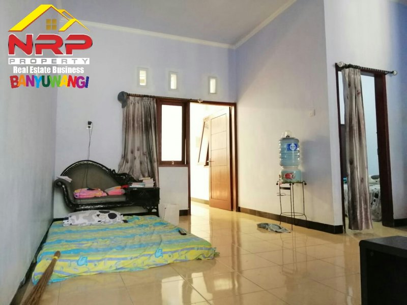 Dijual Rumah Minimalis siap huni Perum Djati Kayangan Giri Banyuwangi Dijual Rumah Minimalis siap huni Perum Djati Kayangan Giri Banyuwangi Dijual Rumah Minimalis siap huni Perum Djati Kayangan Giri Banyuwangi. Lokasi strategis, aman, dan nyaman.

Fasilitas : Ruang Tamu,Ruang Keluarga,Dapur,2 NRP BANYUWANGI