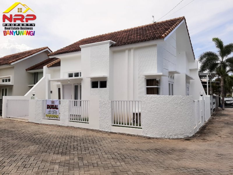 Dijual Rumah Cantik Posisi Hook di Perum  Elit Gardenia Estate Banyuwangi Dijual Rumah Cantik Posisi Hook di Perum  Elit Gardenia Estate Banyuwangi Dijual Rumah Catik Posisi Hook di Perum&nbsp; Elit Gardenia Estate Banyuwangi. Hunian Elit Pusat Kota Dengan Lingkungan Aman, Nyaman dan Asri.Dengan nilai NRP BANYUWANGI