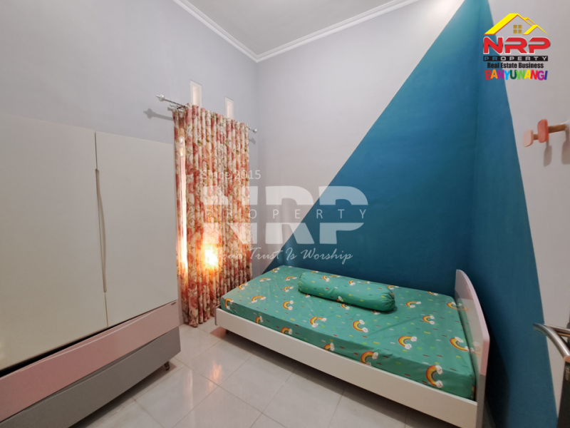 Tampil sederhana tapi berkelas !! Rumah minimalis cantik di Rogojampi, cocok untuk kamu yang suka keindahan  Rumah minimalis 300 jutaan di Rogojampi, cocok untuk kamu yang suka keindahan  Tampil sederhana tapi berkelas !!
Rumah minimalis cantik di Rogojampi, cocok untuk kamu yang suka keindahan tanpa berlebihan.
Dekat dengan Pusat Pendidikan NRP BANYUWANGI