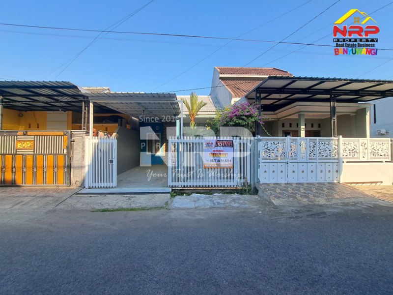 Tampil sederhana tapi berkelas !! Rumah minimalis cantik di Rogojampi, cocok untuk kamu yang suka keindahan  Rumah minimalis 300 jutaan di Rogojampi, cocok untuk kamu yang suka keindahan  Tampil sederhana tapi berkelas !!
Rumah minimalis cantik di Rogojampi, cocok untuk kamu yang suka keindahan tanpa berlebihan.
Dekat dengan Pusat Pendidikan NRP BANYUWANGI