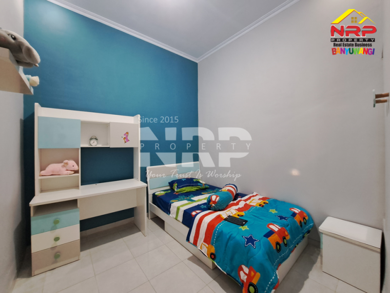Tampil sederhana tapi berkelas !! Rumah minimalis cantik di Rogojampi, cocok untuk kamu yang suka keindahan  Rumah minimalis 300 jutaan di Rogojampi, cocok untuk kamu yang suka keindahan  Tampil sederhana tapi berkelas !!
Rumah minimalis cantik di Rogojampi, cocok untuk kamu yang suka keindahan tanpa berlebihan.
Dekat dengan Pusat Pendidikan NRP BANYUWANGI