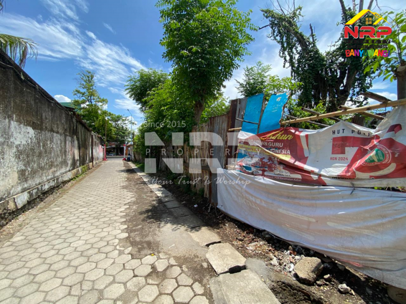 Tanah hook di Jl. Basuki Rahmat siap jadi lokasi impianmu  Dijual Tanah hook di Jl. Basuki Rahmat siap jadi lokasi impianmu  Cari tanah di tengah kota? Ini dia!
Tanah hook di Jl. Basuki Rahmat siap jadi lokasi impianmu&nbsp;
Strategis, ramai, dan potensial banget buat NRP BANYUWANGI