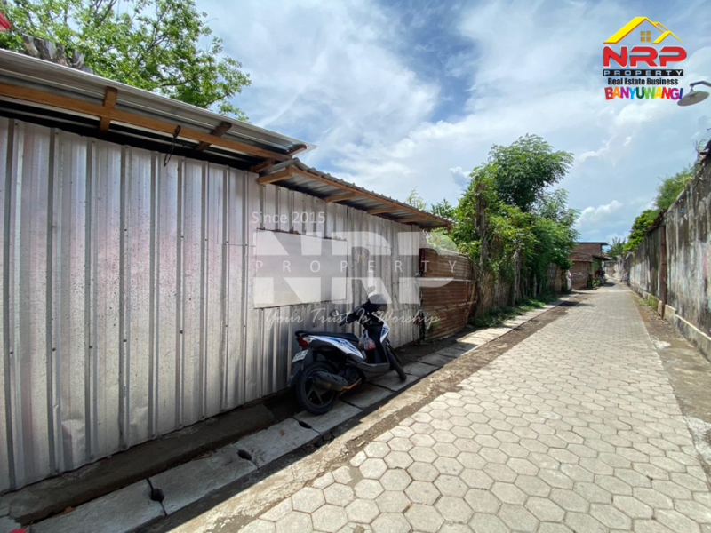 Tanah hook di Jl. Basuki Rahmat siap jadi lokasi impianmu  Dijual Tanah hook di Jl. Basuki Rahmat siap jadi lokasi impianmu  Cari tanah di tengah kota? Ini dia!
Tanah hook di Jl. Basuki Rahmat siap jadi lokasi impianmu&nbsp;
Strategis, ramai, dan potensial banget buat NRP BANYUWANGI