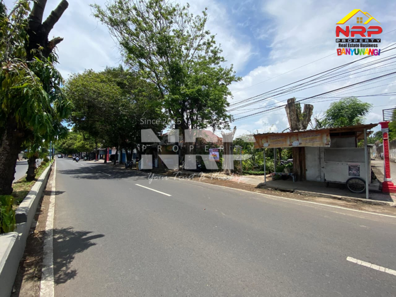 Tanah hook di Jl. Basuki Rahmat siap jadi lokasi impianmu  Dijual Tanah hook di Jl. Basuki Rahmat siap jadi lokasi impianmu  Cari tanah di tengah kota? Ini dia!
Tanah hook di Jl. Basuki Rahmat siap jadi lokasi impianmu&nbsp;
Strategis, ramai, dan potensial banget buat NRP BANYUWANGI