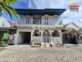 Dijual Rumah 2 Lantai Sangat Murah  di Perum. Brawijaya Residance - Banyuwangi Dijual rumah murah 2 lantai di Banyuwangi Kota  Dijual Rumah 2 Lantai Sangat Murah  di Perum. Brawijaya Residance - Banyuwangi
Lingkungan aman, nyaman dan asri  dengan akses one get NRP BANYUWANGI