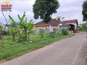 Dijual Tanah Siap Bangun di Belakang Hotel Luminor Banyuwangi  Dijual Tanah Siap Bangun di Belakang Hotel Luminor Banyuwangi  Dijual Tanah Siap Bangun di Belakang Hotel Luminor Banyuwangi 
Berada di kawasan Hotel dan Villa. 
Sangat cocok untuk Investasi, Hunian, Rumah NRP BANYUWANGI